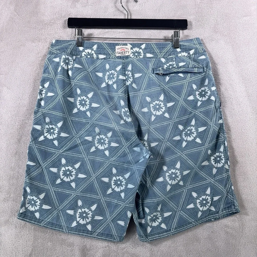 Faherty Classic Board Shorts Mens Size 34 Blue Floral‎ Geometric Swim Trunks